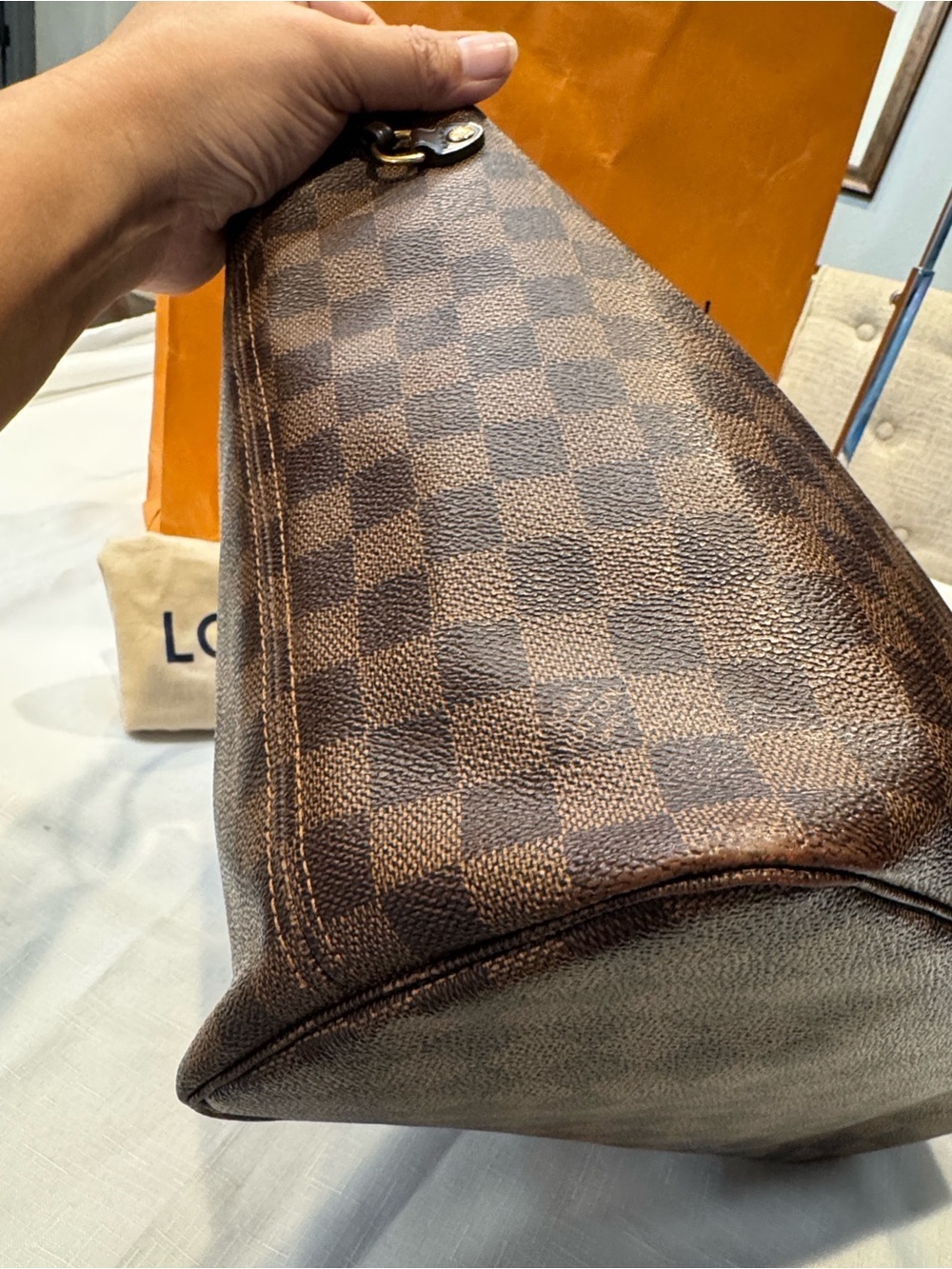 Authentic Louis Vuitton Damier Ebene Neverfull MM with Pouch - Picture 4 of 16